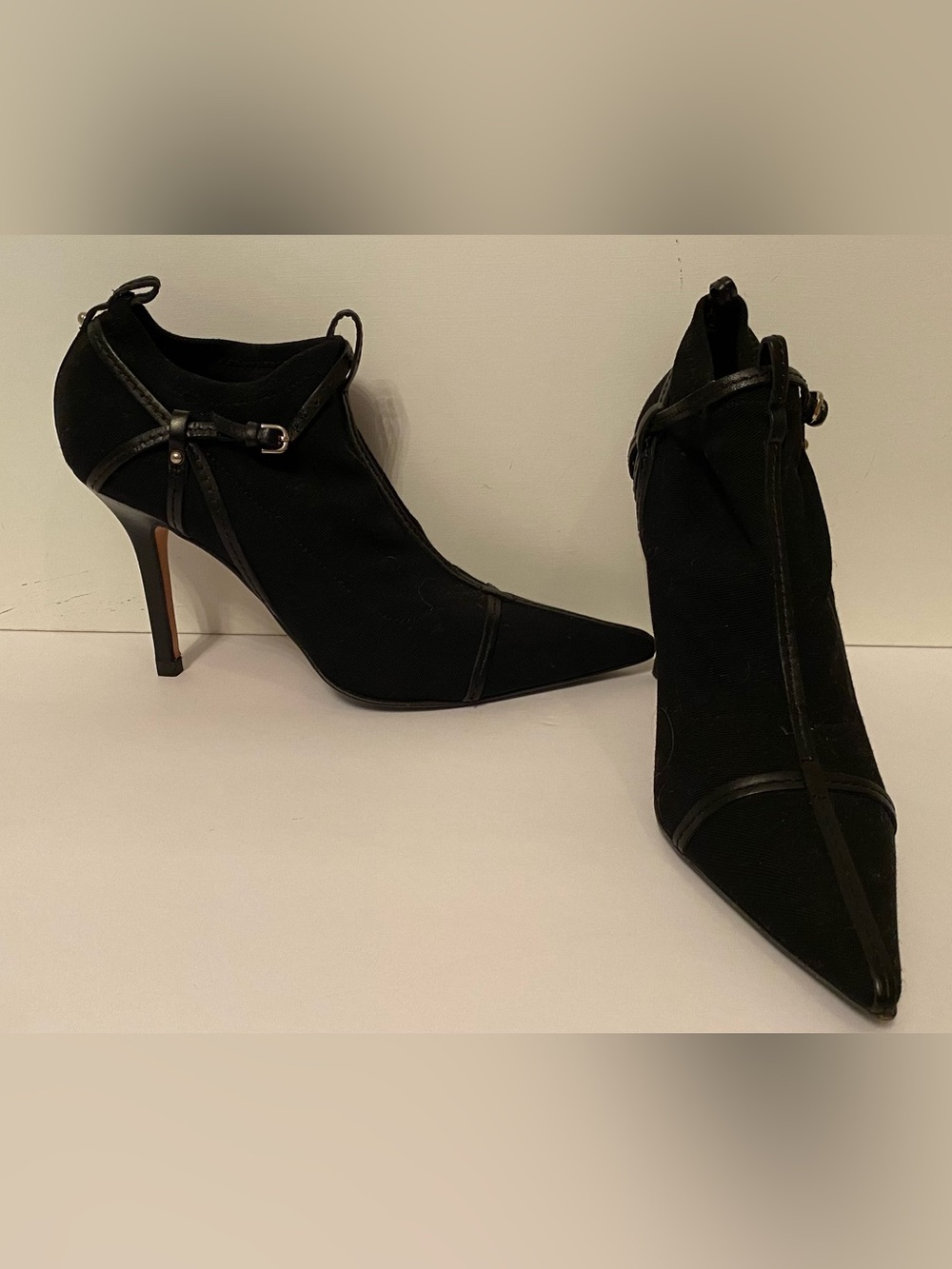 GUCCI HEELS STILETTO SHOES BLACK STRETCH FABRIC LEATHER TRIM BUCKLE 7.5B POINTY